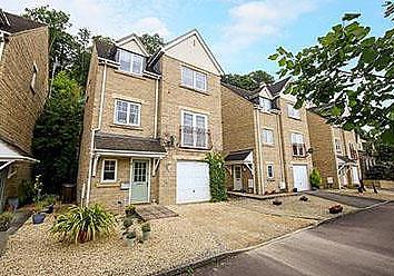 Detached house To Rent in Stroud