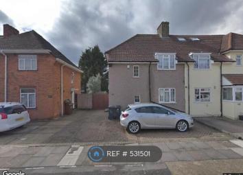Semi-detached house To Rent in Dagenham