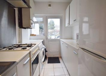 Studio To Rent in Mitcham
