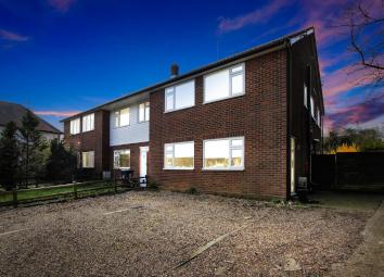 Maisonette For Sale in Hertford
