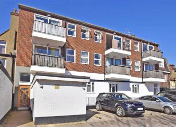 Studio For Sale in Sutton