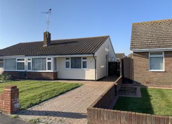 Semi-detached bungalow For Sale in Littlehampton