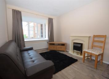 Detached house To Rent in Luton