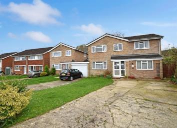 Detached house For Sale in Edenbridge