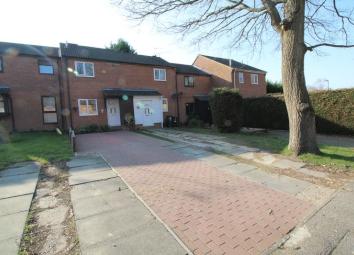 Terraced house For Sale in Crawley