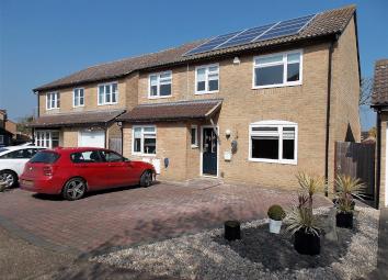 Detached house For Sale in Rochester
