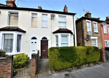 End terrace house For Sale in Croydon