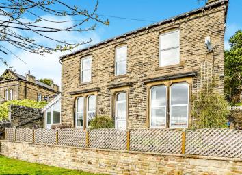 Detached house For Sale in Sowerby Bridge