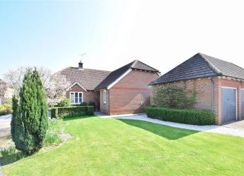 Bungalow For Sale in Pulborough