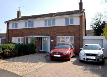 Semi-detached house For Sale in Aldershot