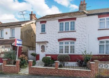 Semi-detached house For Sale in Gravesend