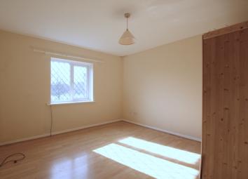 Flat To Rent in Mitcham