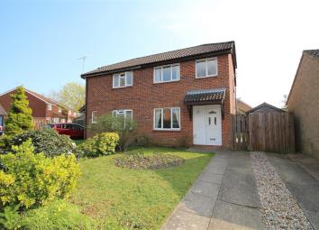 Semi-detached house For Sale in Ashford