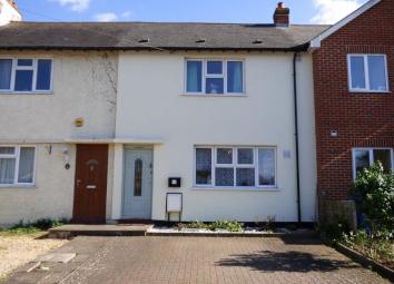 Terraced house For Sale in Farnborough