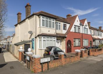 End terrace house For Sale in Mitcham