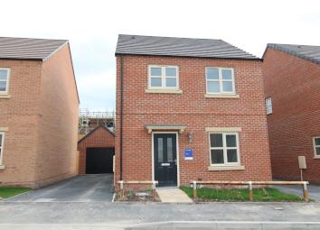 Detached house For Sale in Castleford