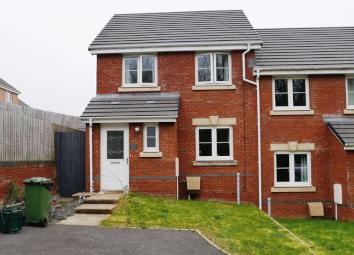 Semi-detached house To Rent in Pontyclun