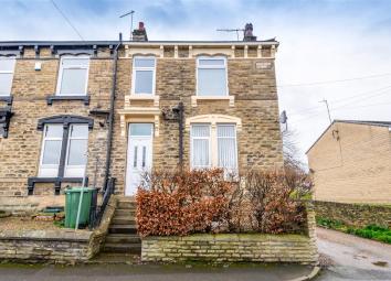 Terraced house For Sale in Liversedge