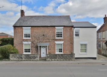 Detached house For Sale in Hungerford