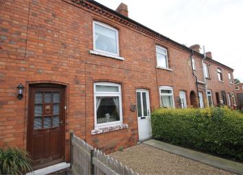 Terraced house For Sale in Newark