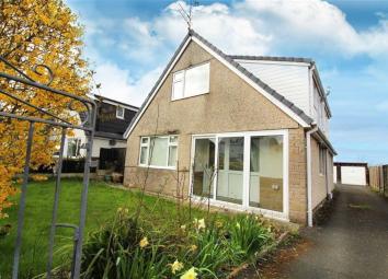 Detached bungalow For Sale in Preston