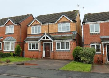 Detached house For Sale in Stone