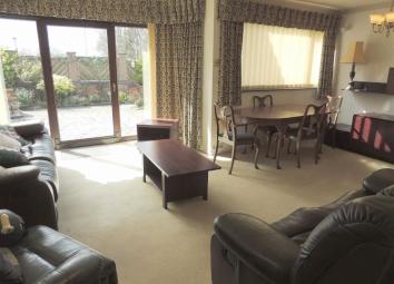 Mews house For Sale in Stockport