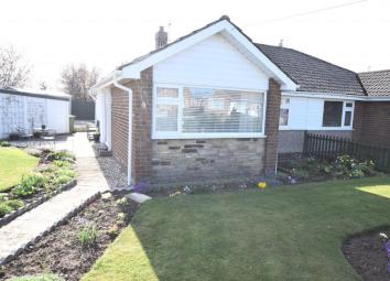 Semi-detached bungalow For Sale in Scarborough