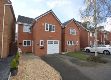 Detached house For Sale in Ellesmere Port
