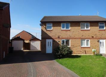 Semi-detached house To Rent in Rhyl