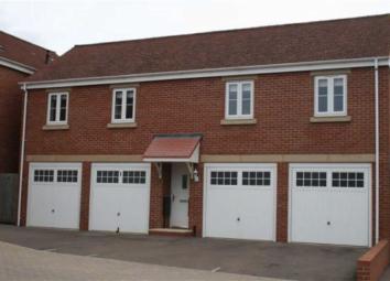 Detached house To Rent in Stonehouse