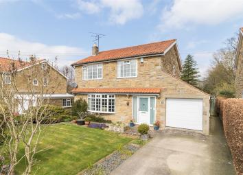 Detached house For Sale in Pickering