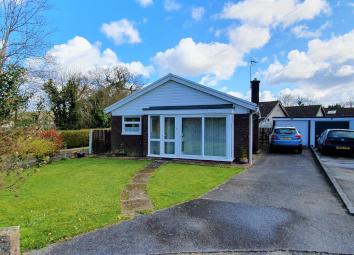 Detached bungalow For Sale in Pontyclun