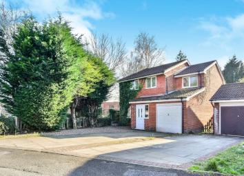 Detached house For Sale in Sale