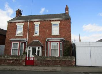 Detached house For Sale in Gainsborough