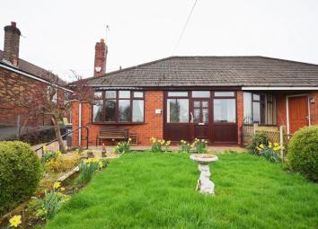 Semi-detached bungalow For Sale in Stoke-on-Trent