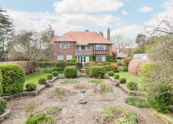 Detached house For Sale in Bridlington