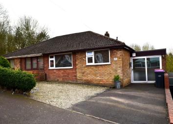Semi-detached bungalow For Sale in Telford
