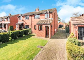 Semi-detached house For Sale in Driffield