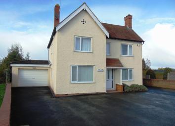 Detached house To Rent in Evesham