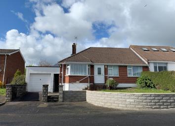 Semi-detached bungalow For Sale in Barry