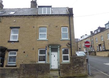 Terraced house For Sale in Halifax