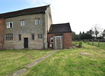 Semi-detached house To Rent in Droitwich