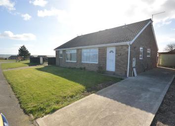 Semi-detached bungalow For Sale in Scarborough