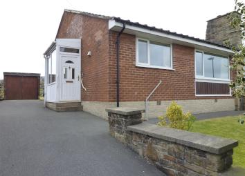 Semi-detached bungalow For Sale in Huddersfield