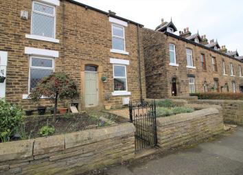 End terrace house For Sale in Glossop