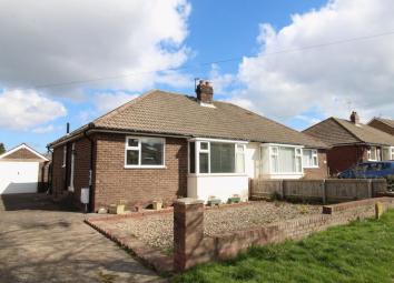 Semi-detached bungalow For Sale in Scarborough