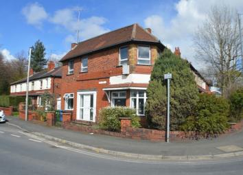 Detached house For Sale in Hyde