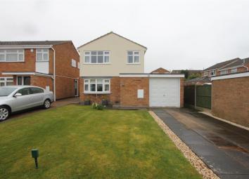 Detached house For Sale in Leicester