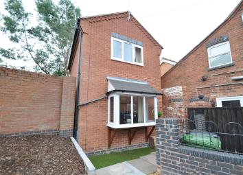 Detached house To Rent in Droitwich